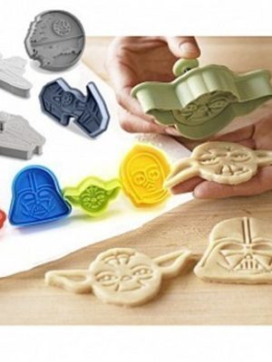 8 pc Star Wars Cookie Cutter Set just $6.98 + FREE Shipping