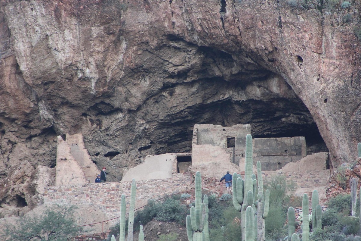 Beautiful and scenic Arizona Road Trips that will make you want to hop in the car with the family to  see everything Arizona has to offer!