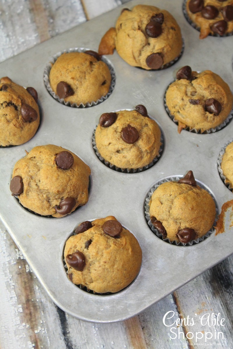 Healthy Banana Chocolate Chip Muffins