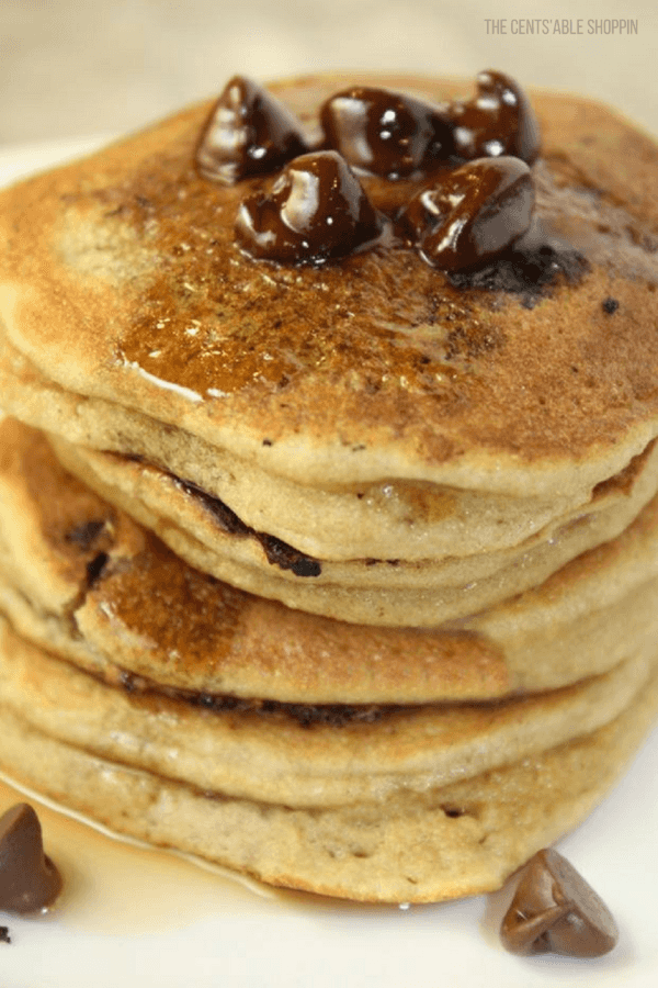 A gluten-free alternative to regular pancakes made with almond flour & sweetened with a little maple syrup.