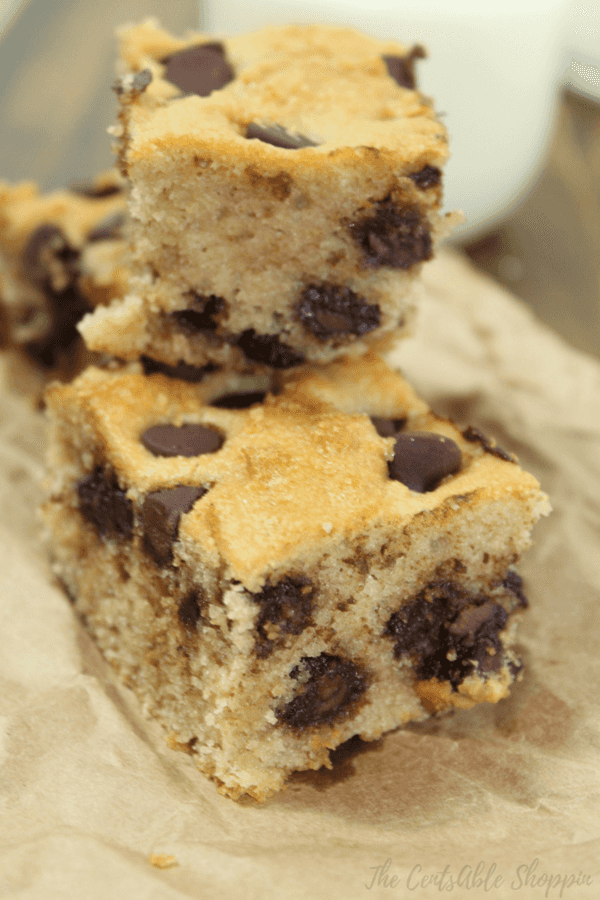 These chocolate chip blondies are a cinch to make ~ just a few simple ingredients lends way to a rich, decadent snack that's grain free, and gluten free with no refined sugar. 