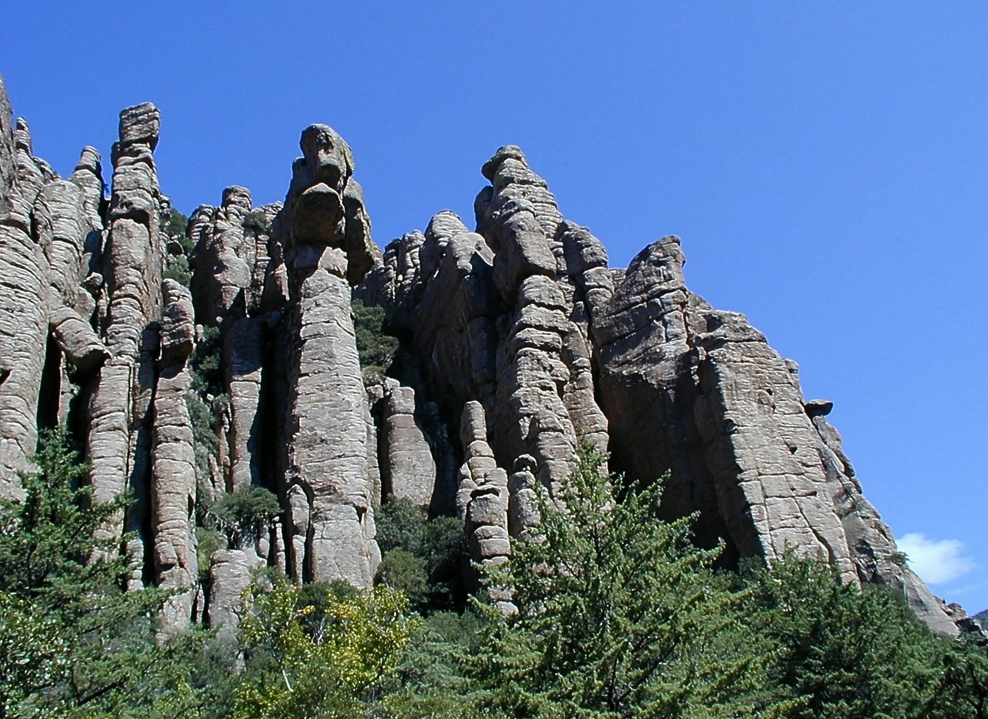 From National Monuments to Native American Ruins, here are 14 unique and educational places to visit in Arizona with your family.