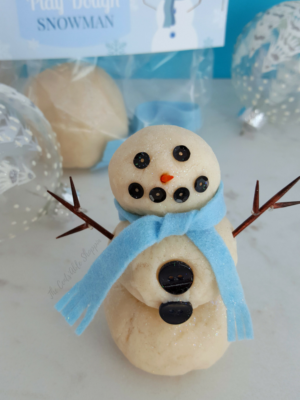 Build a Snowman Play-Dough Kit