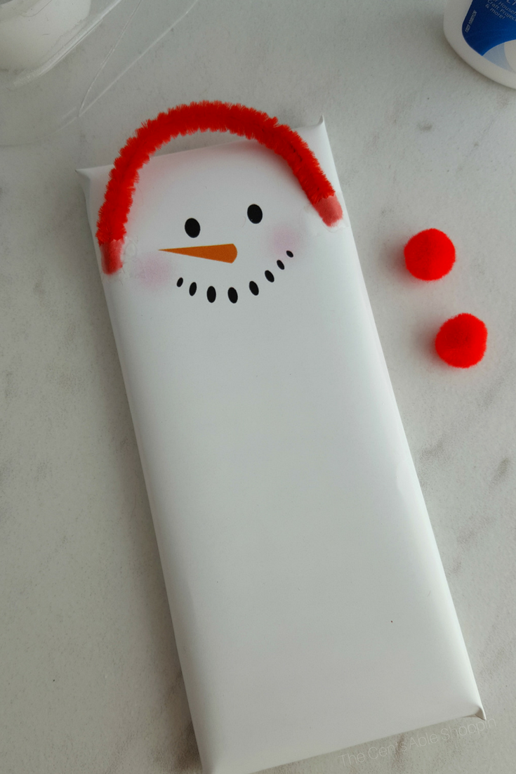 Christmas is right around the corner, and these snowmen candy bar printable wrappers are super cute to whip up for friends and family - or even as gifts!  