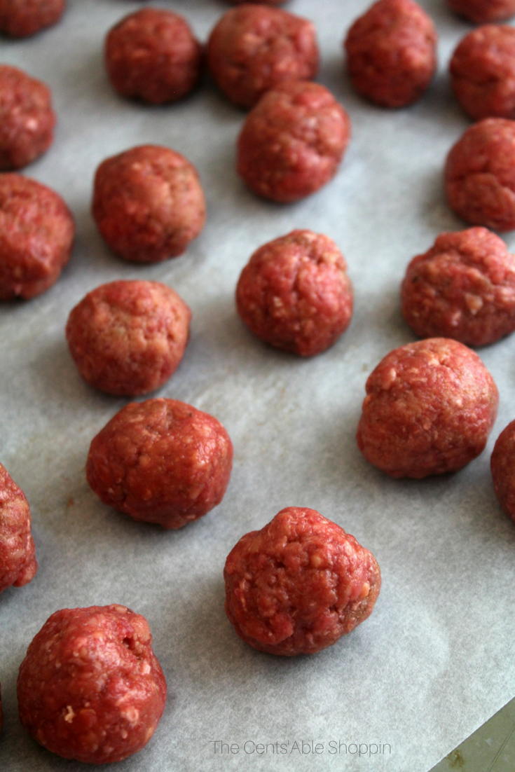 Nothing beats homemade meatballs smothered in a deliciously creamy sauce! This recipe for Swedish Meatballs is a family favorite -- whip it up in minutes using your Instant Pot! #InstantPot #beef #Meatballs