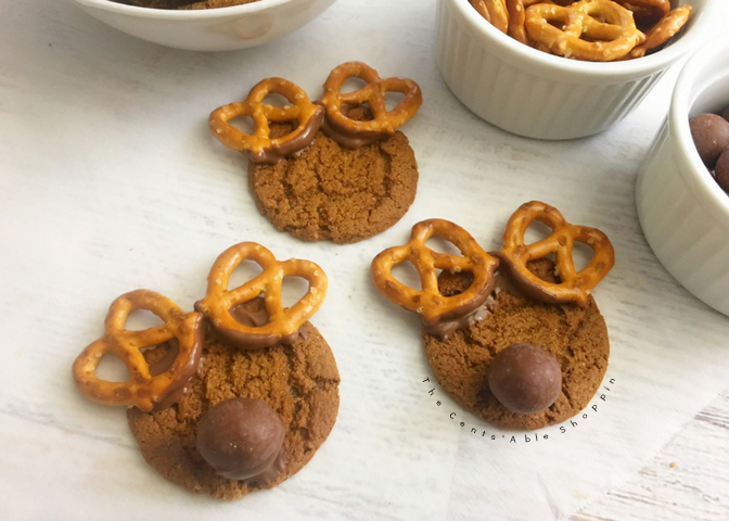 These adorable Gingersnap Reindeer Cookies are the perfect way to celebrate the Holiday Season and even better to gift to family and friends!