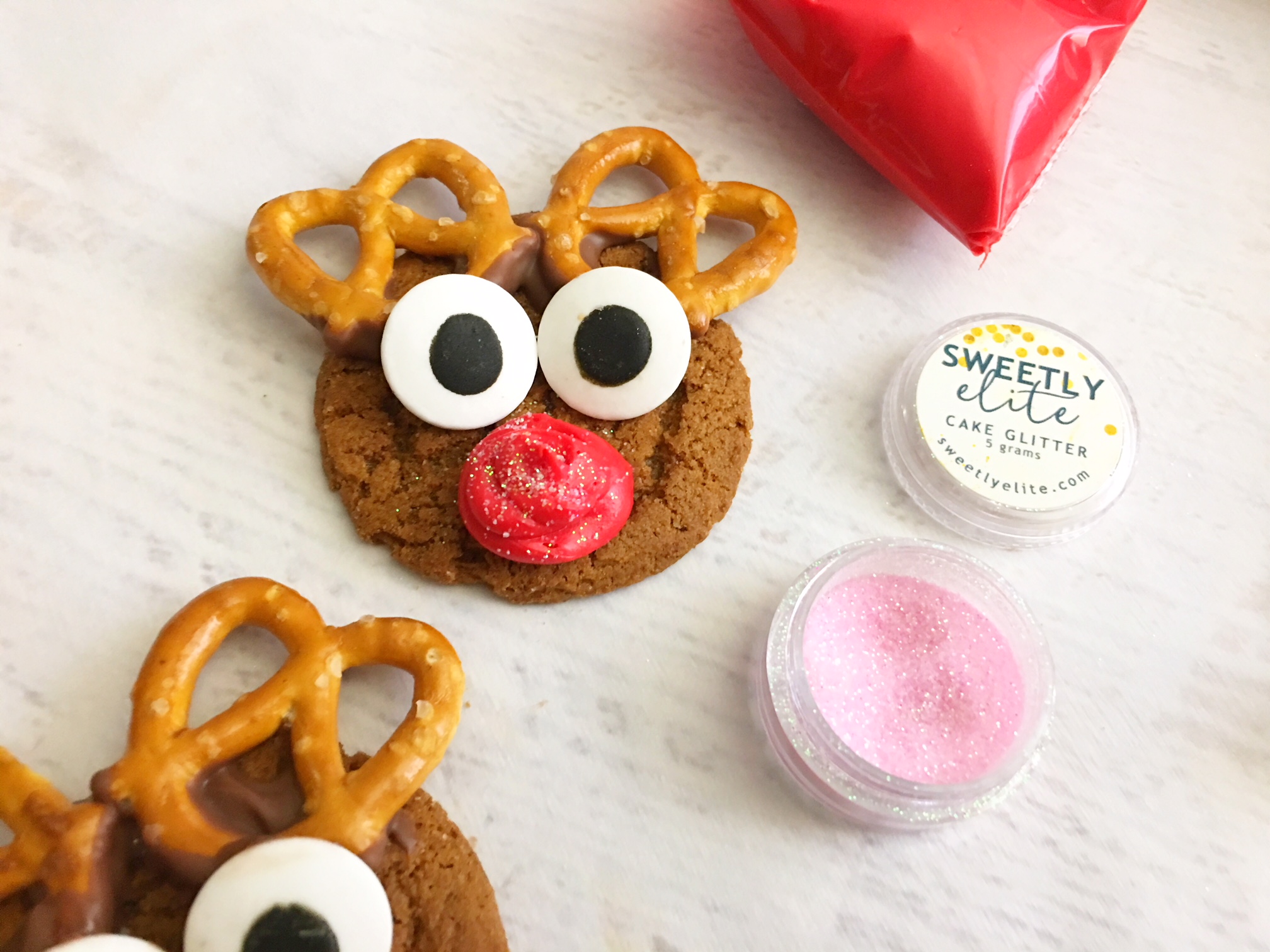 These adorable Gingersnap Reindeer Cookies are the perfect way to celebrate the Holiday Season and even better to gift to family and friends!