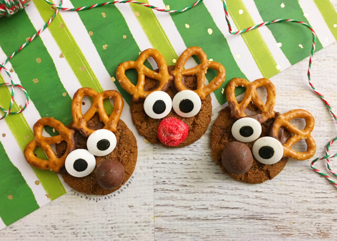 These adorable Gingersnap Reindeer Cookies are the perfect way to celebrate the Holiday Season and even better to gift to family and friends!