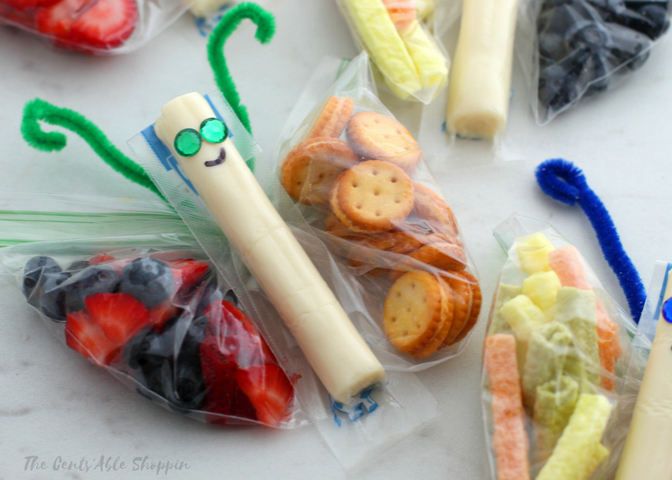 These Butterfly Snack Bags are the perfect way for kids to eat a healthy snack.  These snack bags are perfect for lunchboxes, parties or just for fun!