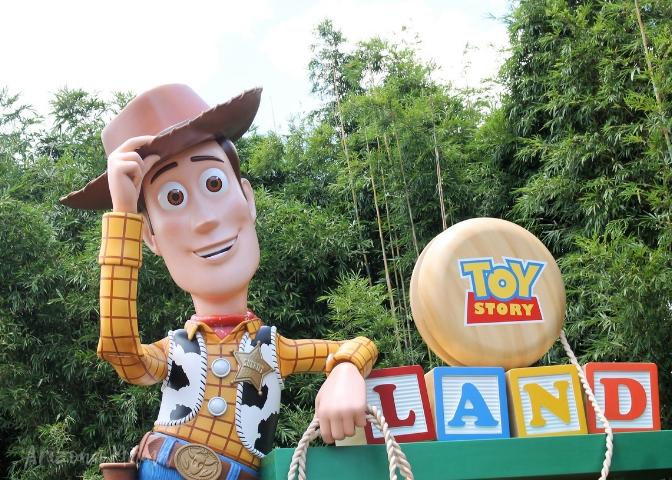 Guests can now visit Andy's backyard at Toy Story Land in Disney's Hollywood Studios. Check out our tips on the experience, rides and food!