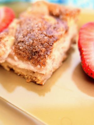 Strawberry Cheesecake Sopapilla Bars