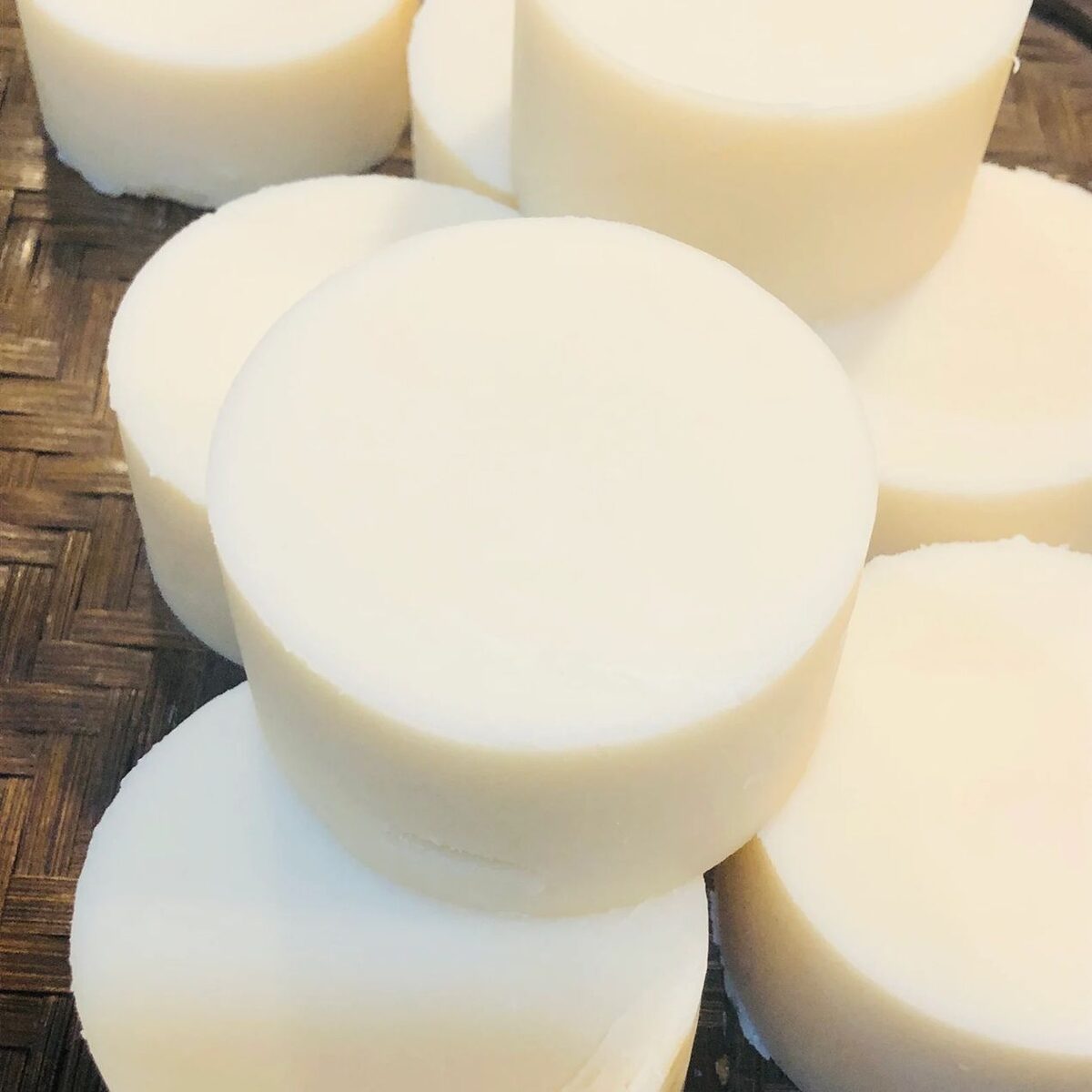 Nourishing Dog Shampoo Bar